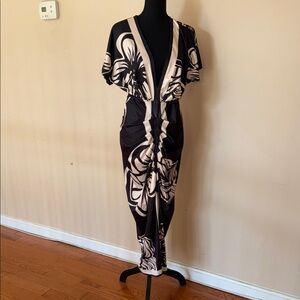 Chic Black and Cream Floral Maxi Dress